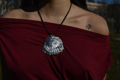 pierced oyster necklace